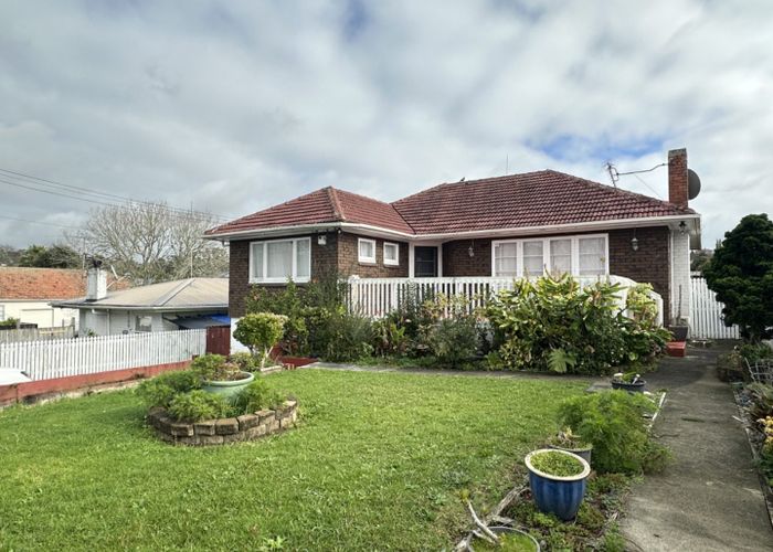  at 31 Fruitvale Road, New Lynn, Auckland