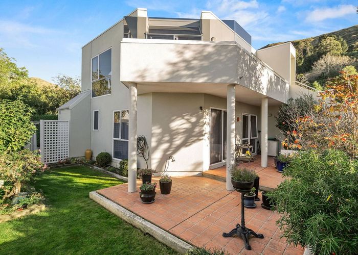  at 9A Avoca Valley Road, Heathcote, Christchurch City, Canterbury