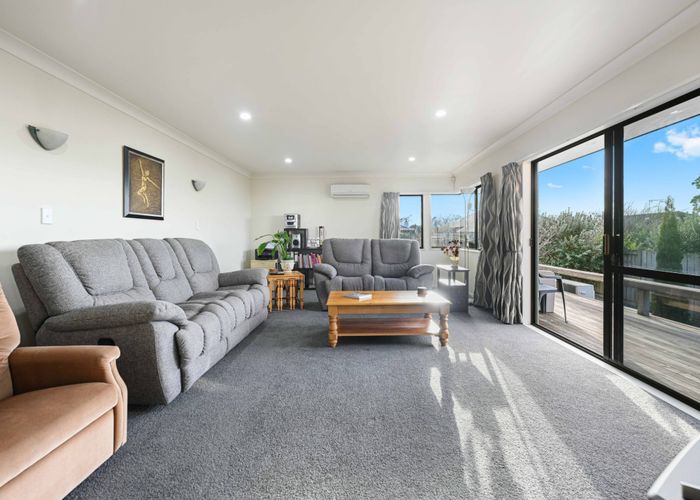  at 4 Hubert Place, Chartwell, Hamilton