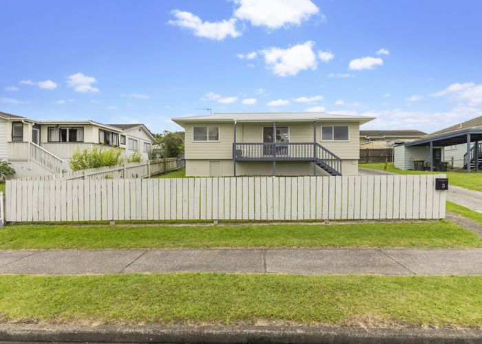  at 3 Palermo Place, Clover Park, Auckland