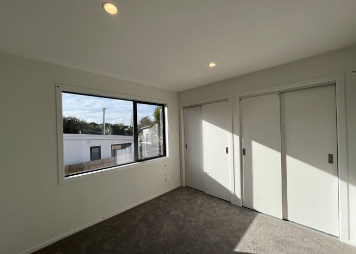  at 5/157 Beach Haven Road, Beach Haven, North Shore City, Auckland