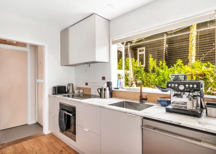  at 16 Mahoe Road, Titirangi, Auckland