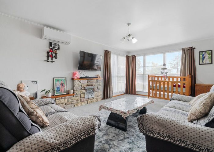  at 4 Clendon Place, Manurewa, Auckland