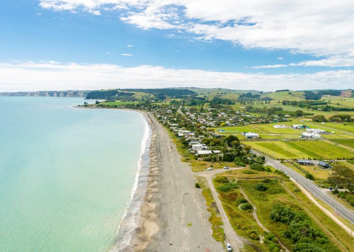  at Te Awanga Terraces, Te Awanga, Hastings, Hawke's Bay