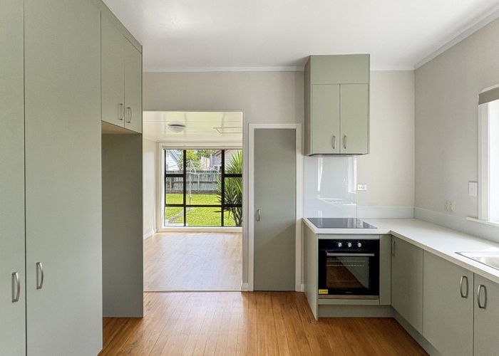  at 81 Naylor Street *LAWNS INCLUDED*, Hamilton East, Hamilton, Waikato