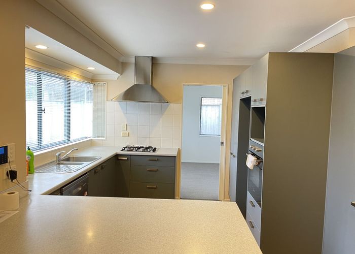  at 4 Walter Haddrell Crescent, Dannemora, Manukau City, Auckland