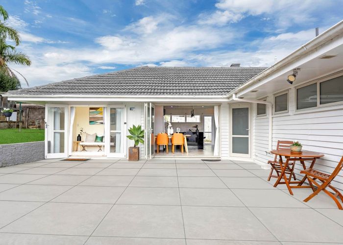  at 11 Pine Terrace, Howick, Manukau City, Auckland