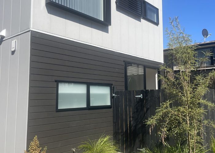  at 14B Andrew Road, Howick, Manukau City, Auckland