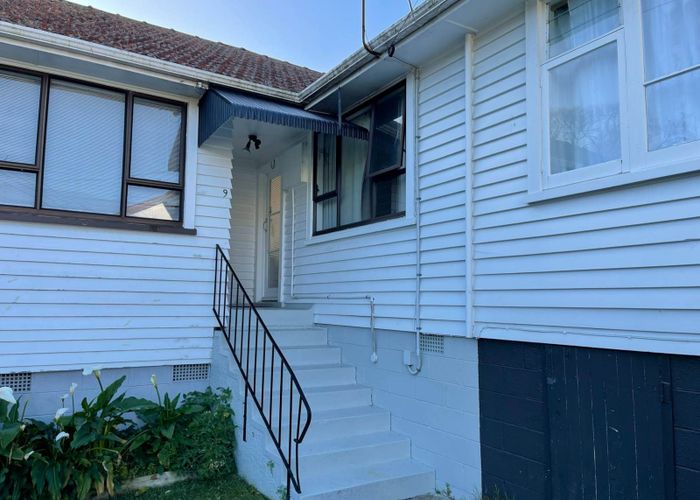  at 9 Novar Place, Point Chevalier, Auckland City, Auckland