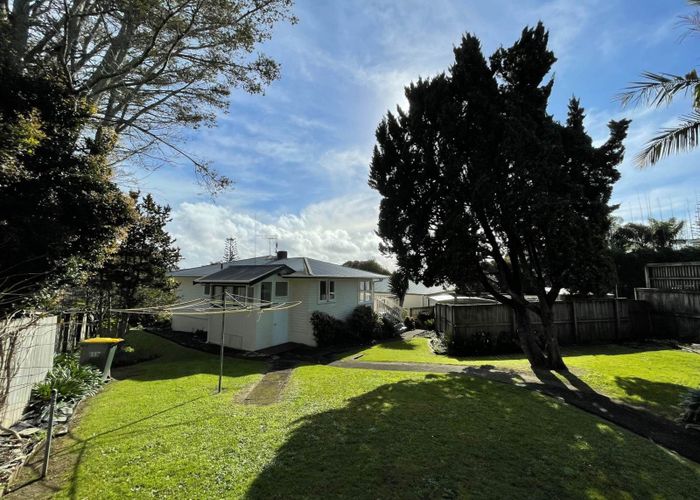  at 97 Bond Crescent, Forrest Hill, Auckland
