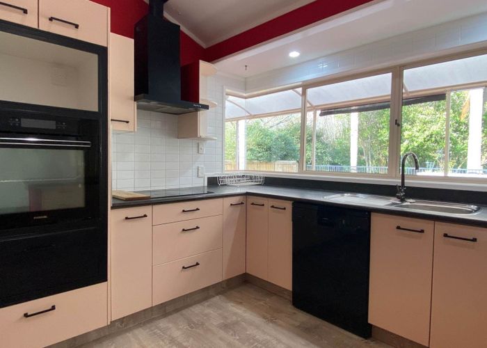  at 218 Bawden Road, Albany