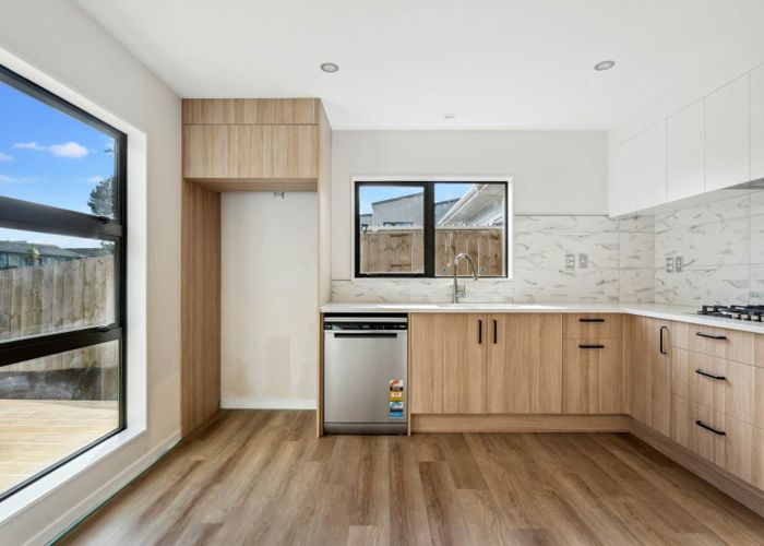 at 44A & 44B Innismara Avenue, Wattle Downs, Manukau City, Auckland
