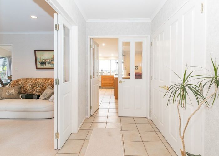  at 25 Highgrove Drive, Grandview Heights, Hamilton