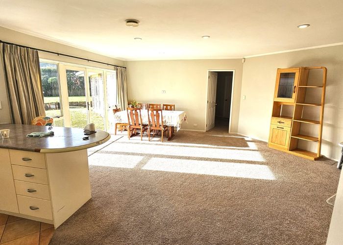  at 5 Aspatria Place, Northpark, Manukau City, Auckland