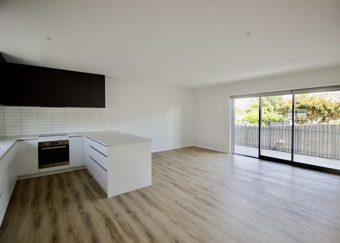  at 2/94 Target Road, Totara Vale, North Shore City, Auckland