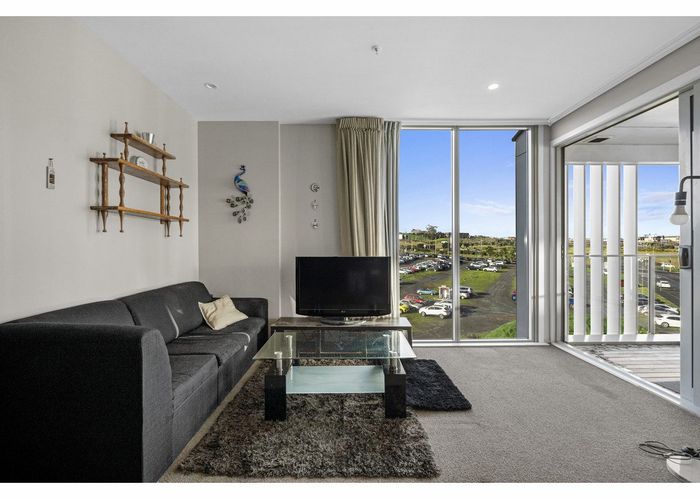  at 305/7 Kaipiho Lane, Albany, North Shore City, Auckland