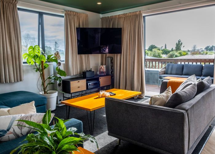  at 90B Gloria Avenue, Te Atatu Peninsula, Waitakere City, Auckland