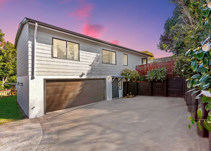  at 2/30 Eugenia Rise, Totara Heights, Auckland