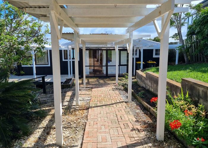  at 5 Carlton Crescent, Maraetai, Manukau City, Auckland