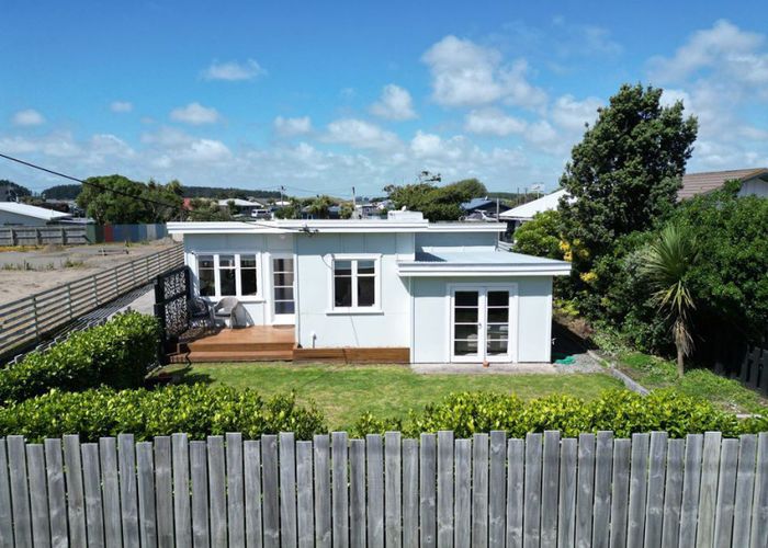  at 14 Carthew Terrace, Foxton Beach, Foxton