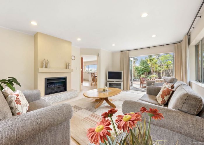 at 24 Connaught Street, Blockhouse Bay, Auckland
