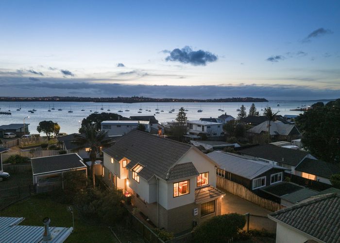  at 2/161 Bucklands Beach Road, Bucklands Beach, Manukau City, Auckland