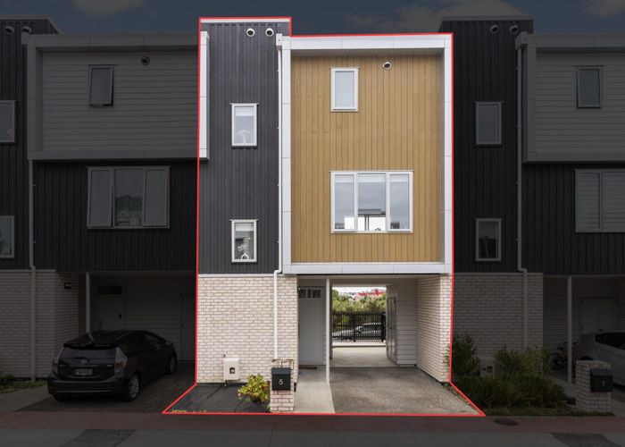  at 5 Ceramic Lane, New Lynn, Auckland