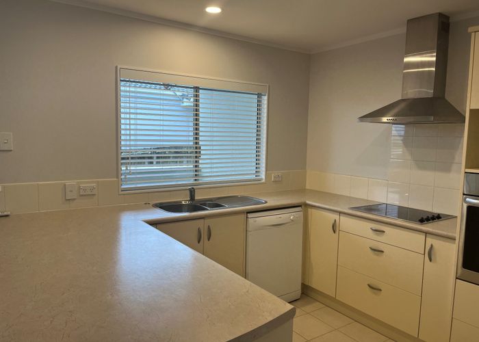  at 2/62 Peter Buck Road, New Windsor, Auckland City, Auckland