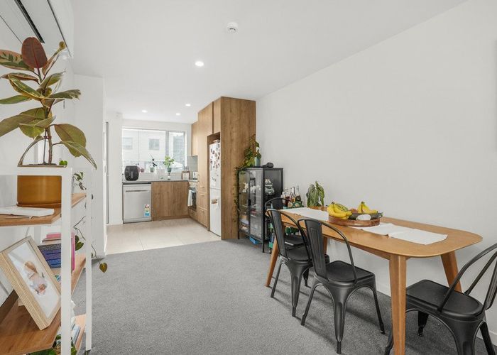  at 14 Te Ara O Te Amo Hohipene, Petone, Lower Hutt, Wellington