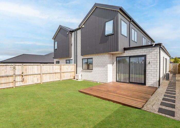  at 2/10 Bourn Heath Drive, Rototuna, Hamilton, Waikato
