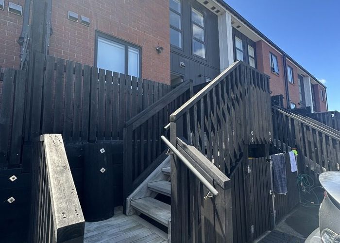  at 27 Manarini Road, Westgate, Waitakere City, Auckland