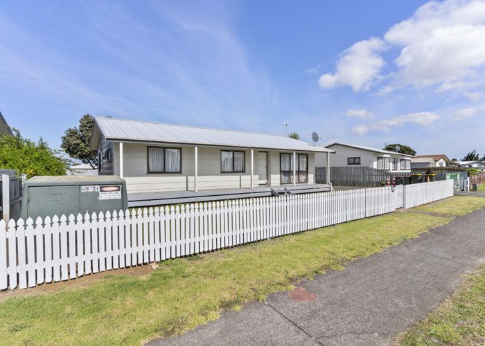  at 84 Maplesden Drive, Clendon Park, Auckland