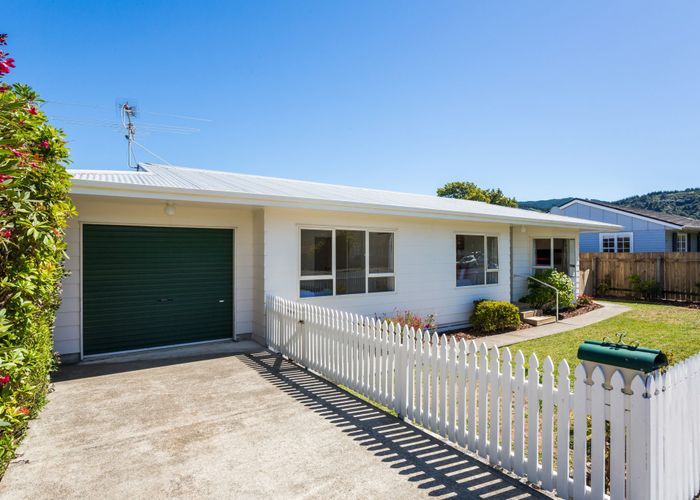  at 2/15 Sandford Street, Trentham, Upper Hutt