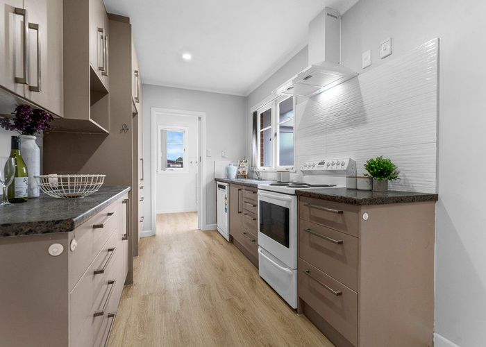  at 14 Oxford Road, Manurewa, Manukau City, Auckland