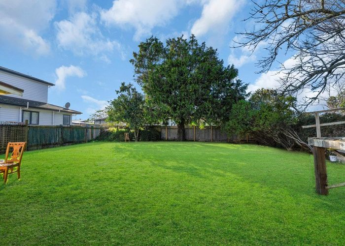  at 8 Braeburn Place, Takanini, Papakura, Auckland