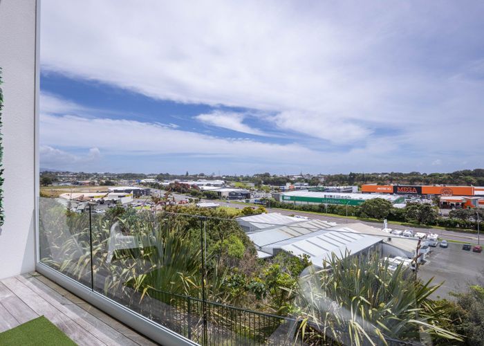  at 5/86 Hurlstone Drive, Waiwhakaiho, New Plymouth