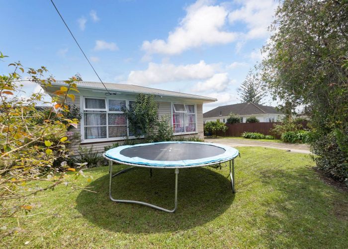  at 24 Vanguard Road, Kelston, Waitakere City, Auckland