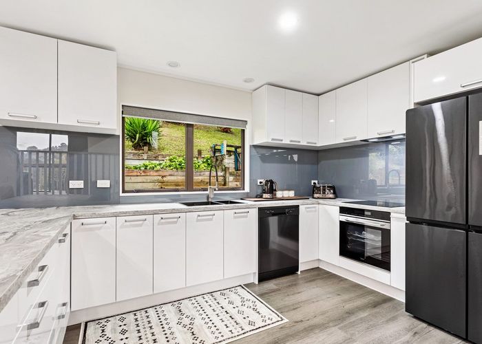  at 9 Dee Place, Torbay, Auckland