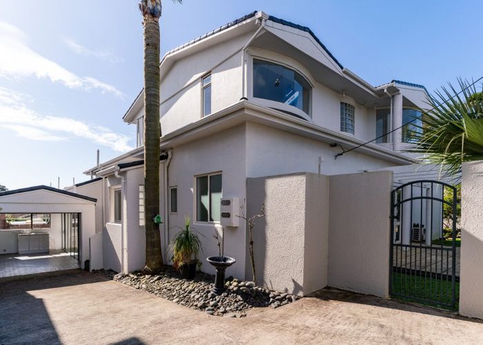  at 2 Ocean View Road, Milford, North Shore City, Auckland