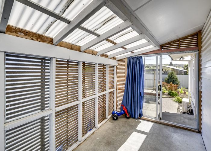  at 42 Murphy Road, Taradale, Napier