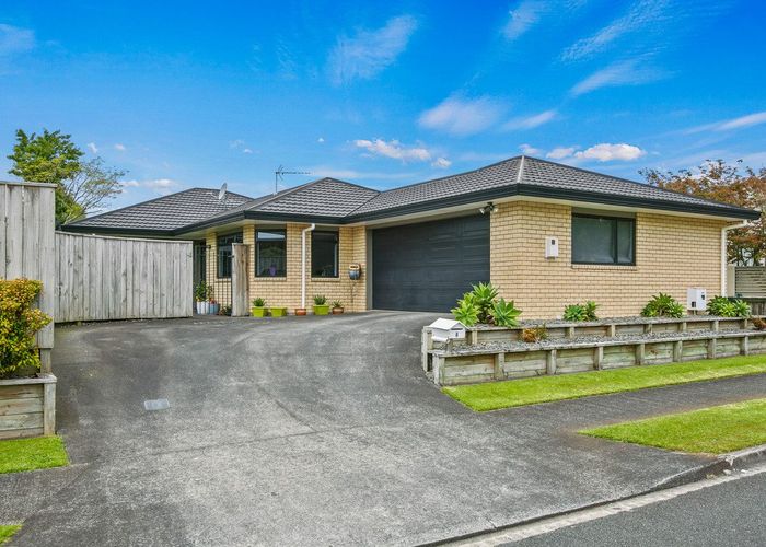 at 4 Maple Crescent, Whalers Gate, New Plymouth