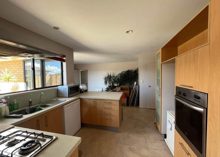 at 19 Lake Panorama Drive, Henderson, Waitakere City, Auckland