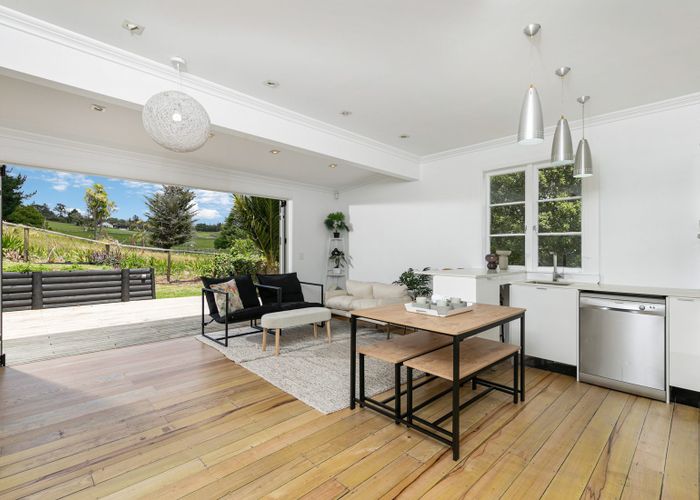  at 9 Pine Avenue, Henderson, Auckland