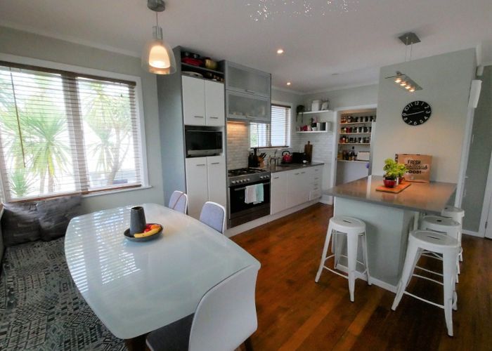  at 2/71 Gardner Avenue, New Lynn, Waitakere City, Auckland