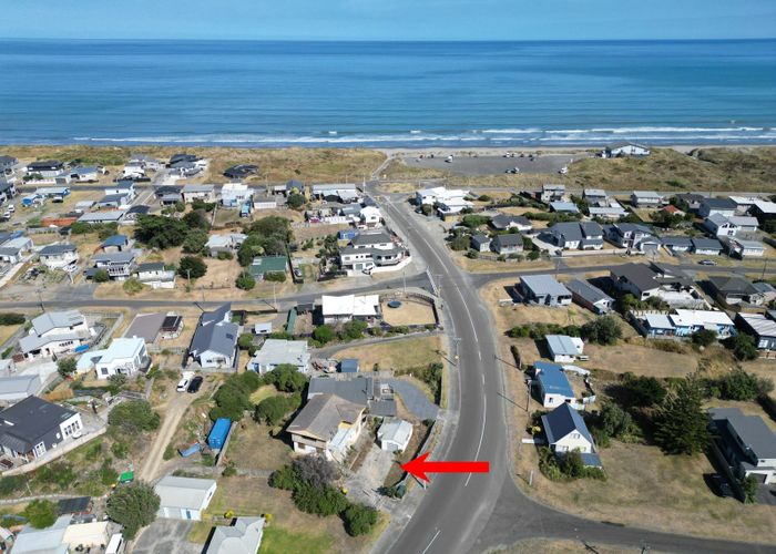  at 2 Ocean Beach Street, Foxton Beach, Foxton