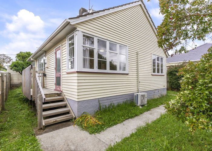  at 1/15 Otakau Road, Milford, North Shore City, Auckland