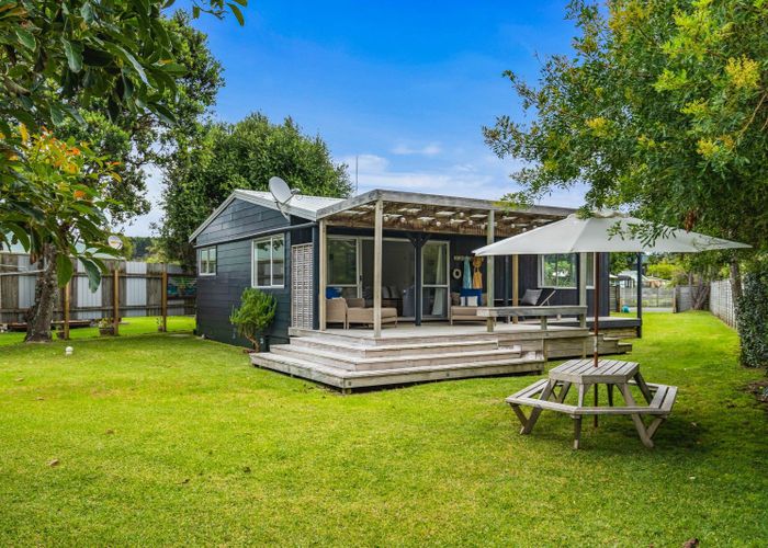  at 8 Ringer Avenue, Matapouri, Whangārei