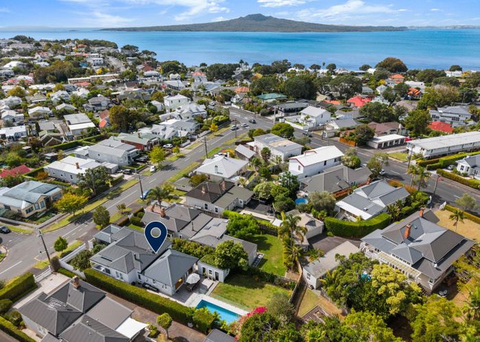  at 58 Albert Road, Devonport, Auckland
