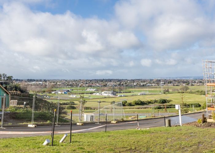  at 93 Oak Road, Poraiti, Napier