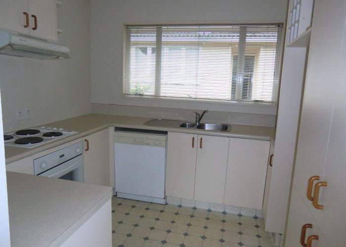 at 4/30 Newnham Terrace, Upper Riccarton, Christchurch